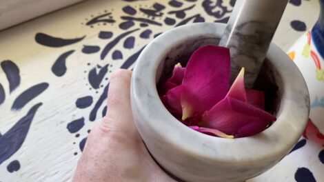 Make Scentsational DIY Rose Beads Image